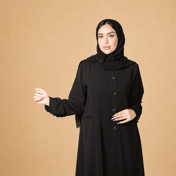 عباية الدانة السوداء - إطلالة أمامية