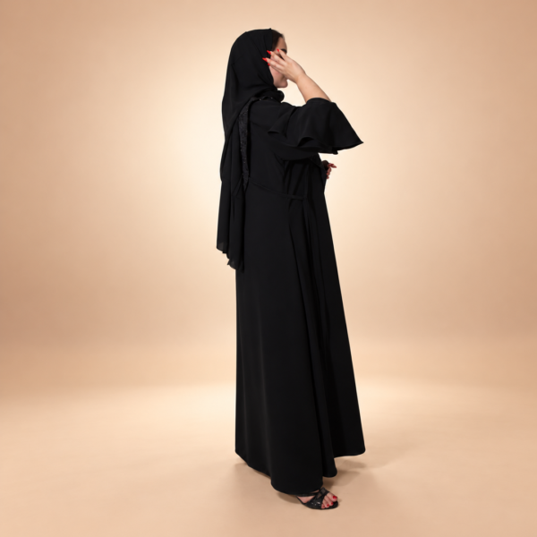 عباية جرايت كابلي كوبرا، إطلالة جانبية كاملة