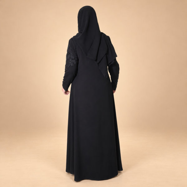 عباية كلاسيك بانيل كوبرا السوداء - منظر خلفي كامل