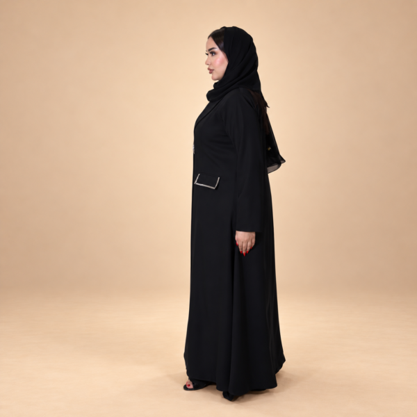 عباية كلاسيك بانيل كوبرا السوداء - منظر جانبي كامل